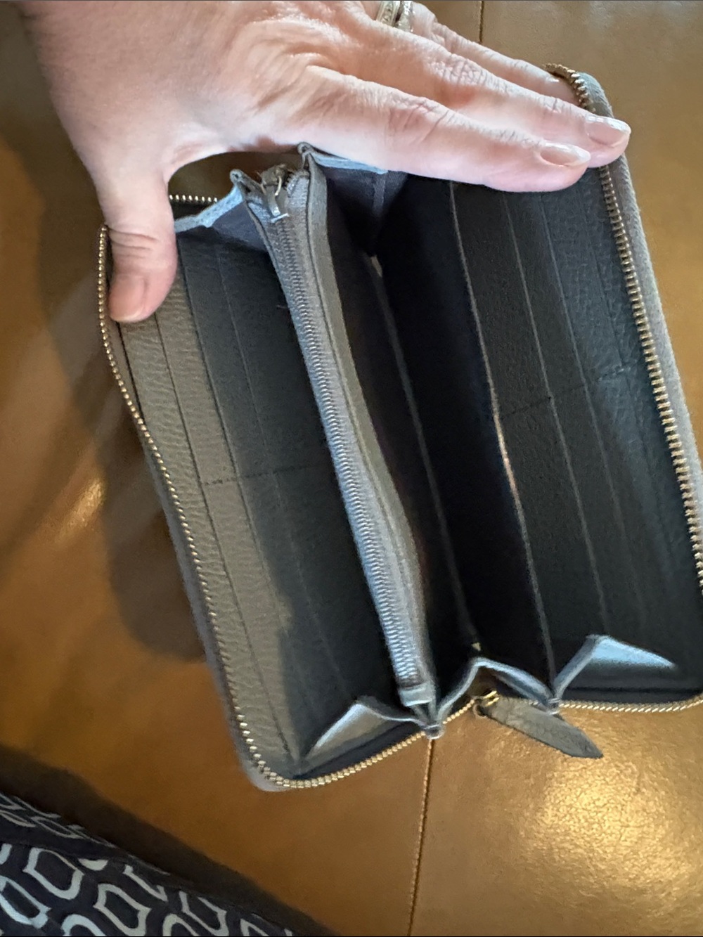 Gucci Light Gray Pebbled Leather Zip Wallet with Gold Double G - Picture 12 of 14